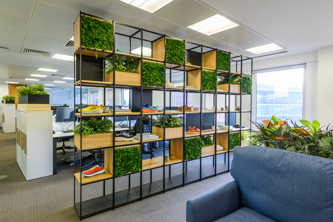 O12 Dexters Office 1701 23 059