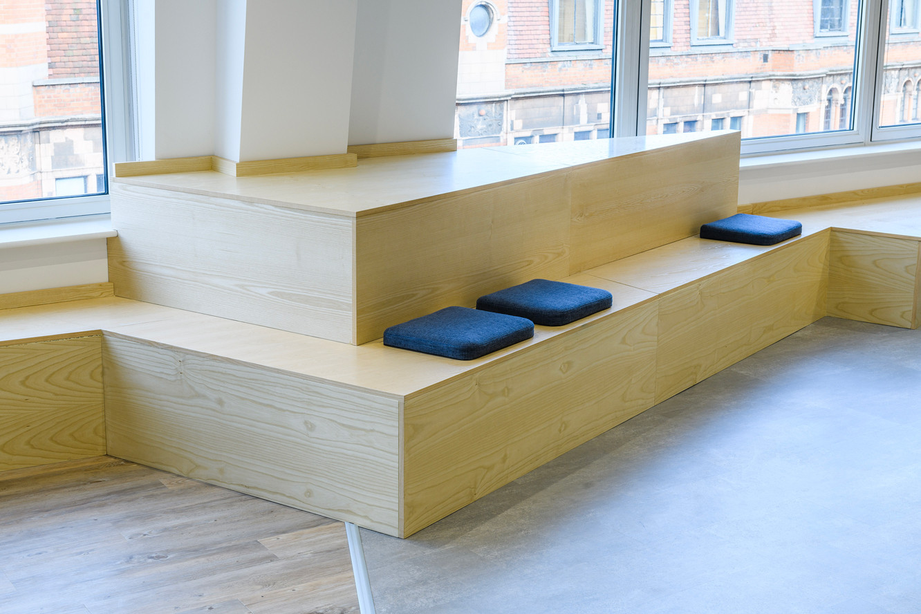 O12 Dexters Office 1701 23 093