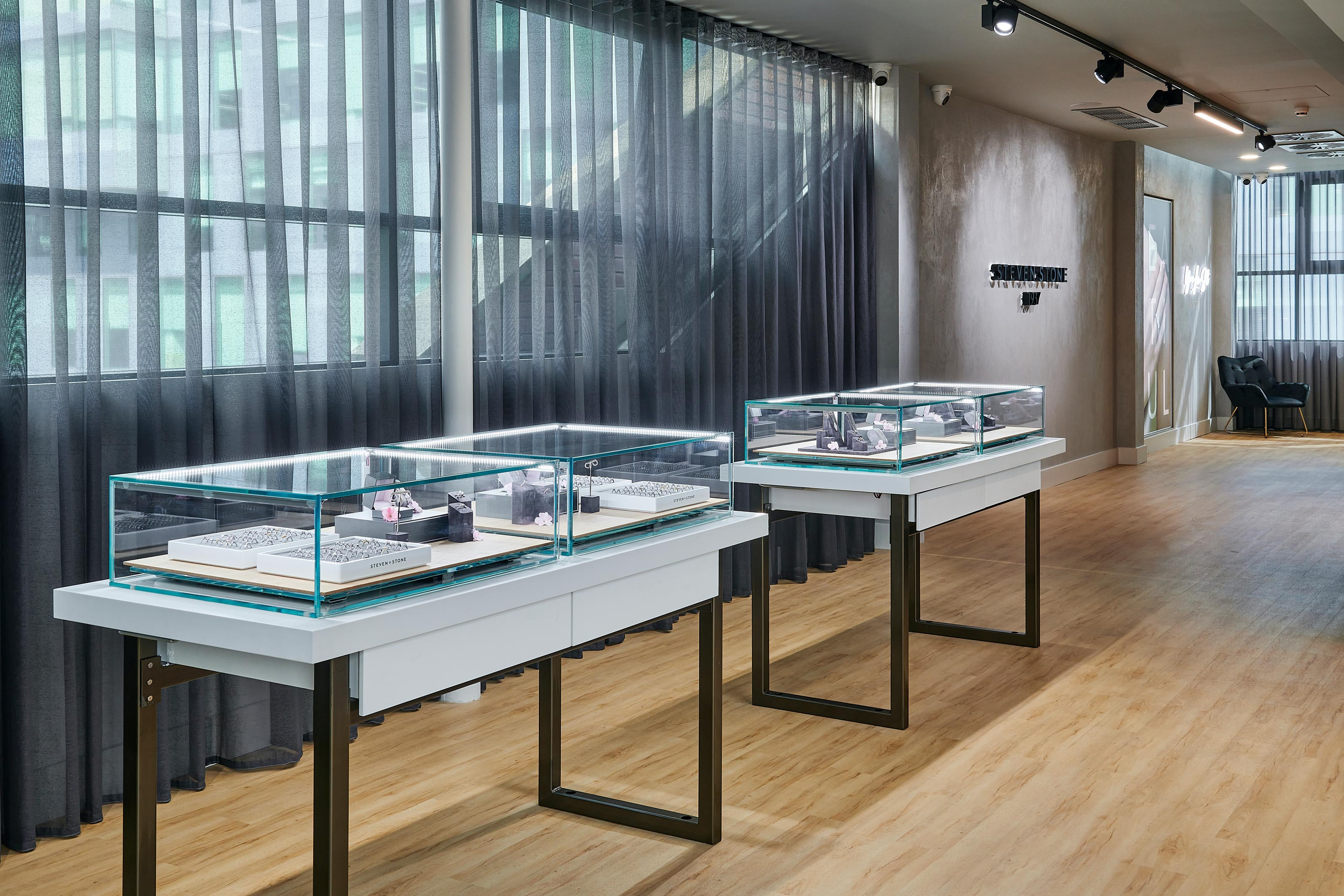 Steven Stone 0138 39 40