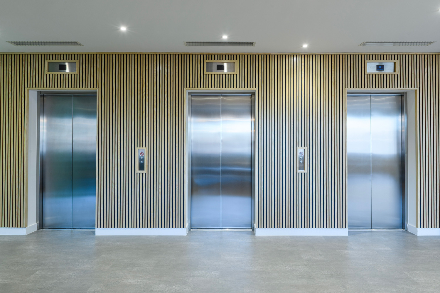 O12 Dexters Office 1701 23 106